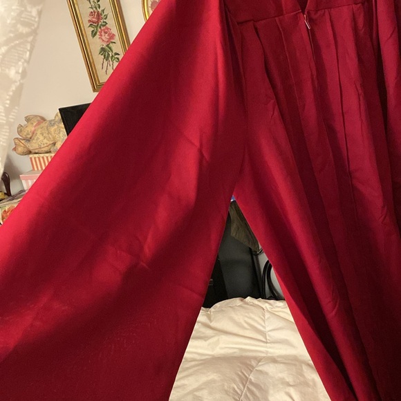 GraduationSource Red Gown - Picture 4 of 5